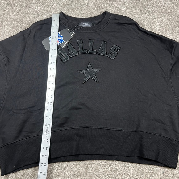 NFL Dallas Cowboys Black Luxury Athletic Crewneck Sweatshirt Women's M - Picture 3 of 9